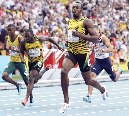 Usain Bolt wins gold in 200