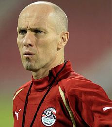 Egypt will not sack coach Bob Bradley after play-off loss