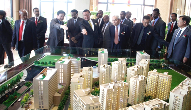 President Mulatu inspecting the new urban complex project (Photo: Teh Reporter)